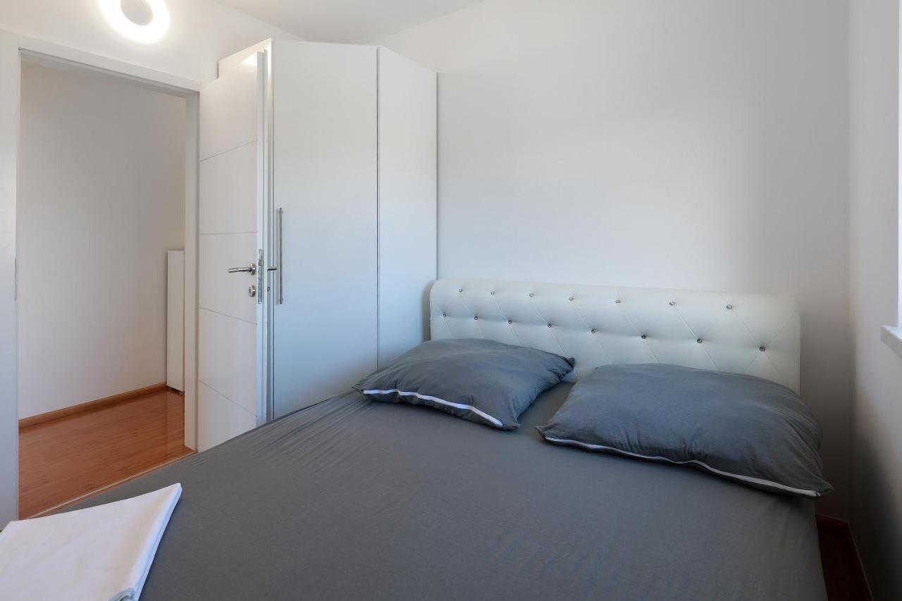 Villa Mainz Novalja Eksteriør billede